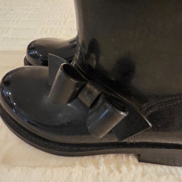 Boots - Picture 2 of 6